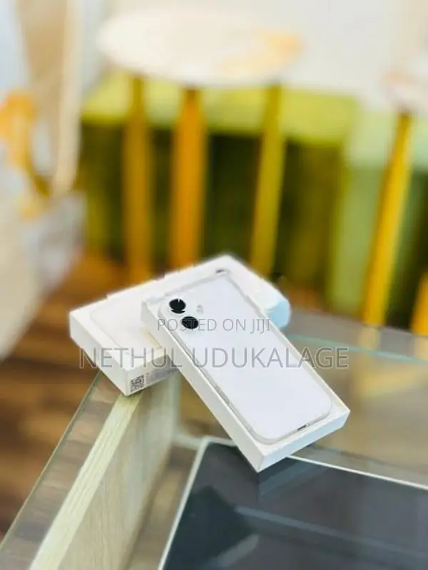 Apple iPhone 16 128GB (White) (Used)