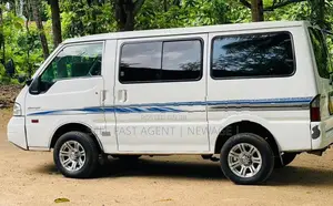 Mazda Bongo Lion Face 2001