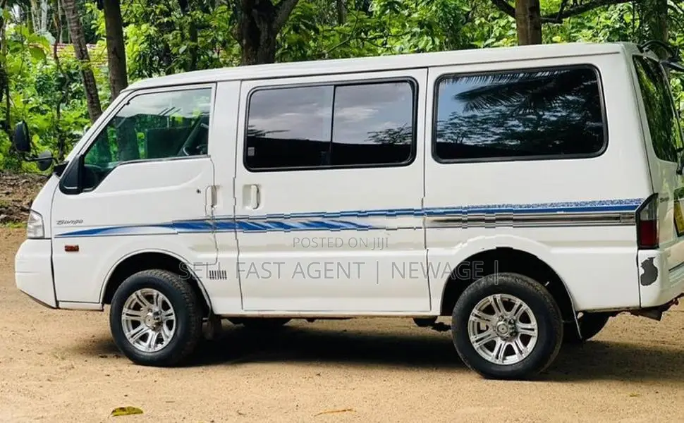 Mazda Bongo Lion Face 2001