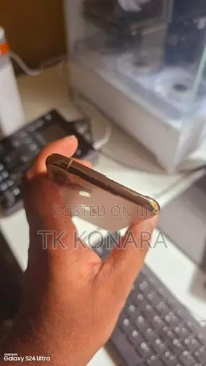 Apple iPhone 11 Pro (Used)