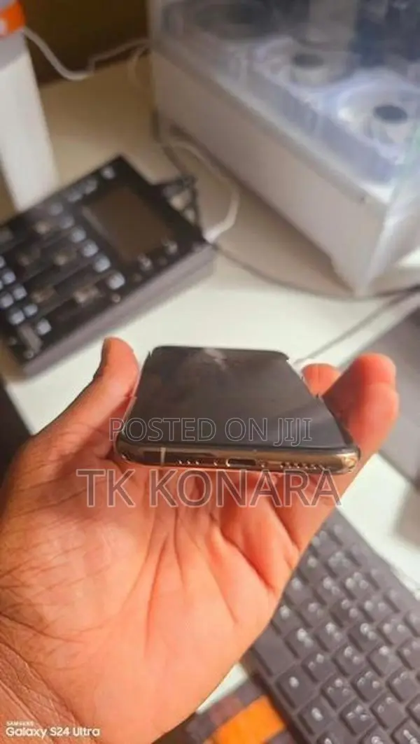 Apple iPhone 11 Pro (Used)
