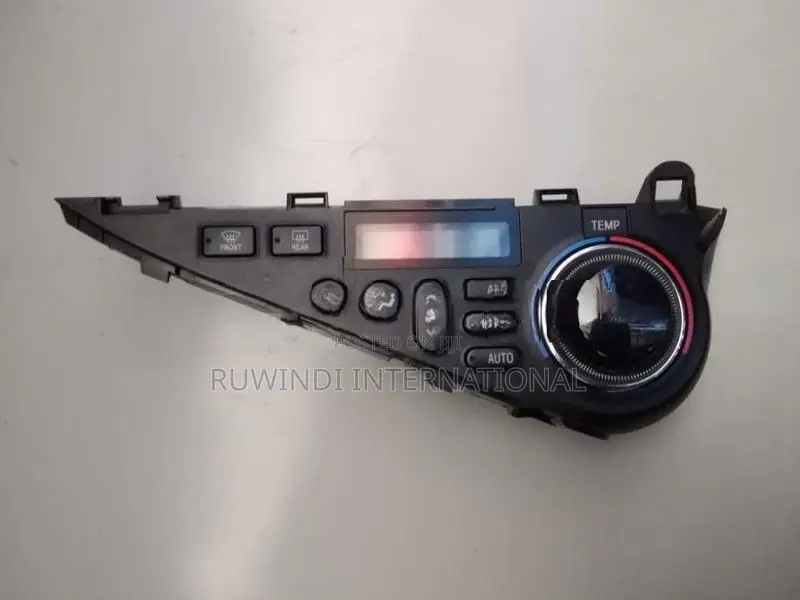 TOYOTA AQUA NHP10 AC CONTROL UNIT