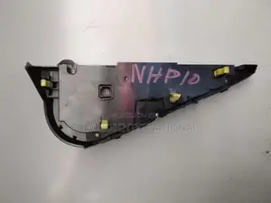 TOYOTA AQUA NHP10 AC CONTROL UNIT
