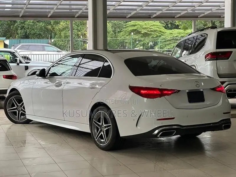 Mercedes Benz C180 AMG Premium Plus 2023