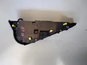 TOYOTA AQUA NHP10 X URBAN AC CONTROL UNIT