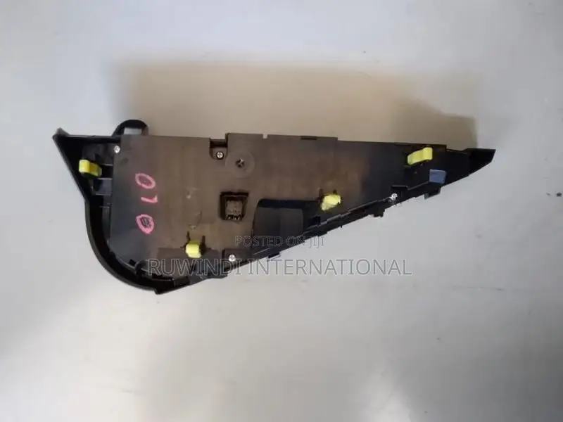 TOYOTA AQUA NHP10 X URBAN AC CONTROL UNIT