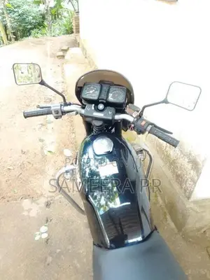 Suzuki GS 125 2000