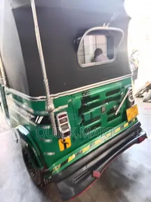 Bajaj RE 2016
