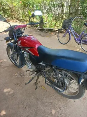 Honda CB 125 2015