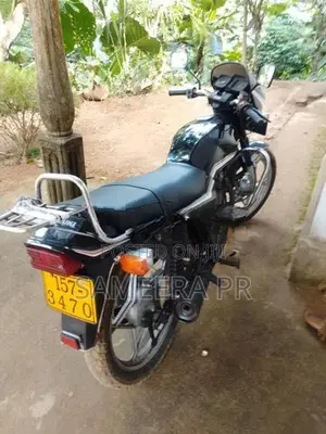 Suzuki GS 125 2000