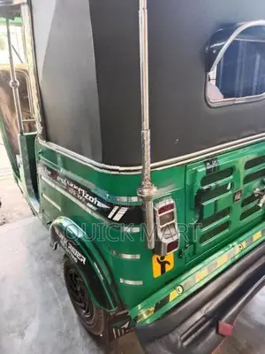 Bajaj RE 2016