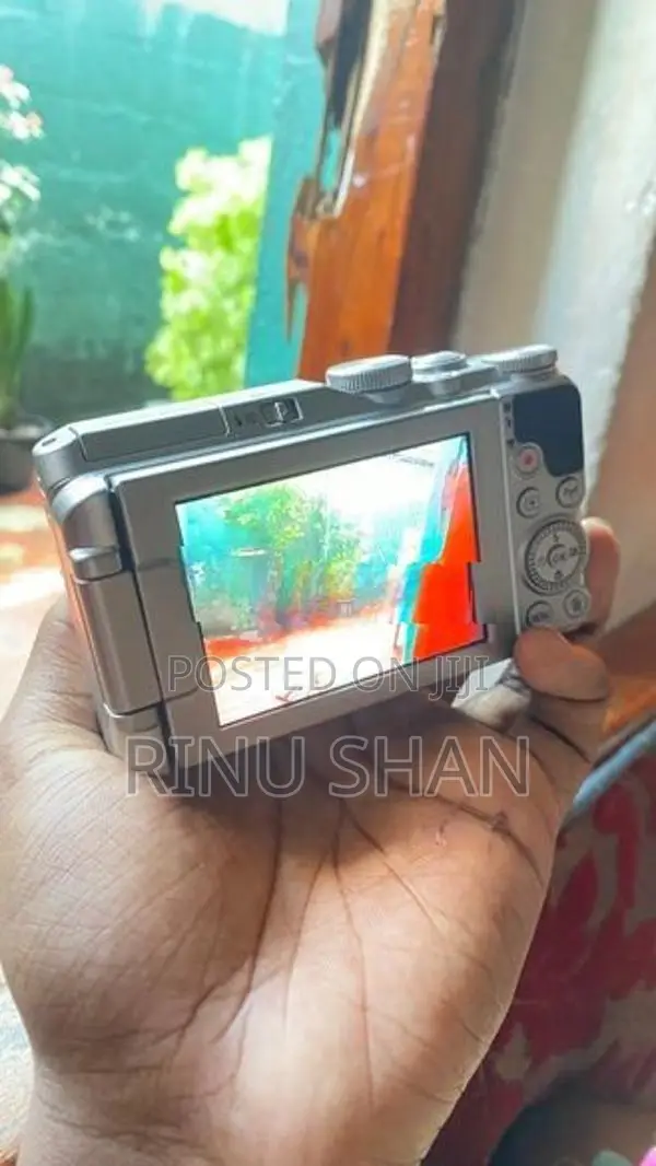Nikon Coolpix S9900