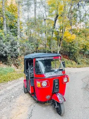 Bajaj RE 2012