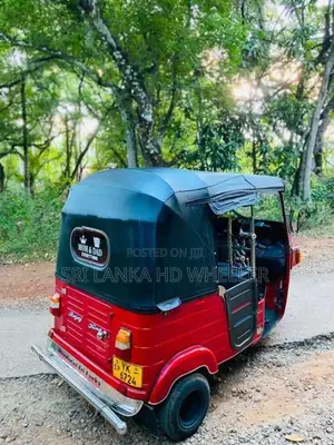 Bajaj RE 2012