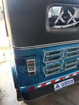 Bajaj RE 2016