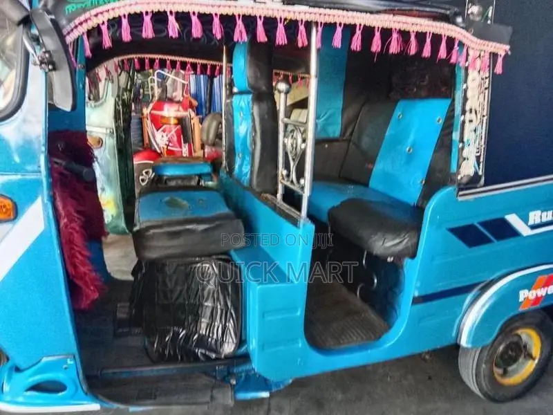 Bajaj RE 2001