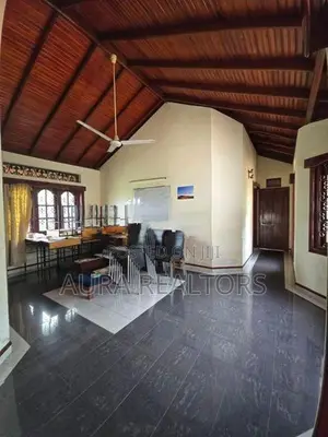 Land with House for Sale in Colombo 6 (P-12)