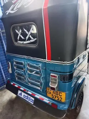 Bajaj RE 2016