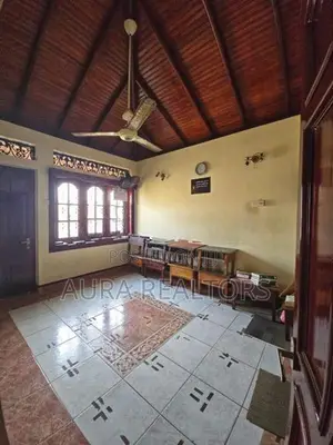 Land with House for Sale in Colombo 6 (P-12)
