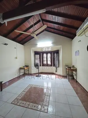 Land with House for Sale in Colombo 6 (P-12)