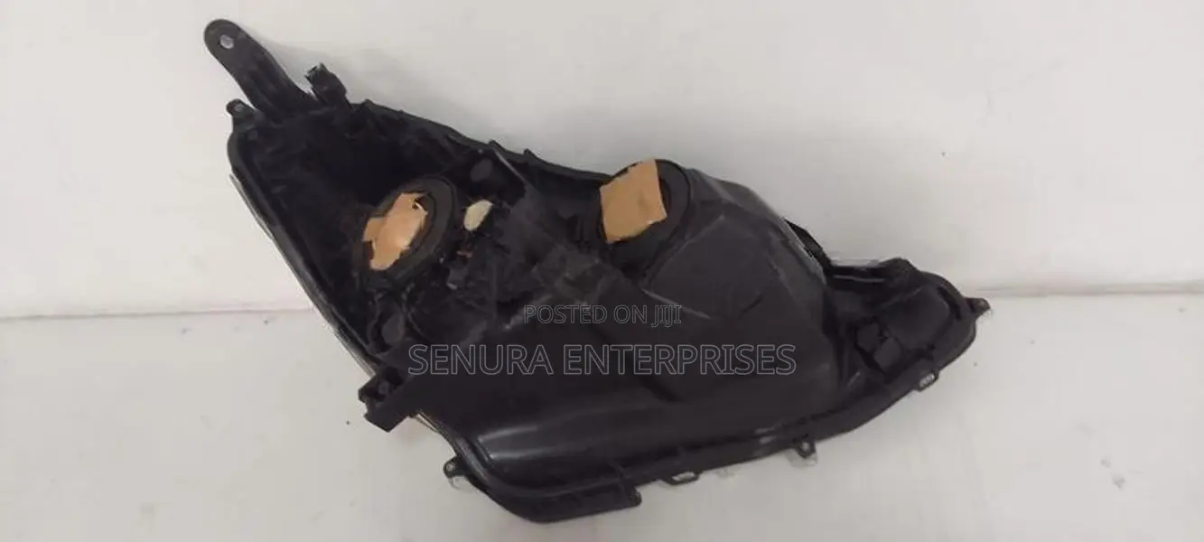 Toyota Aqua Nhp10 Head Light Lh