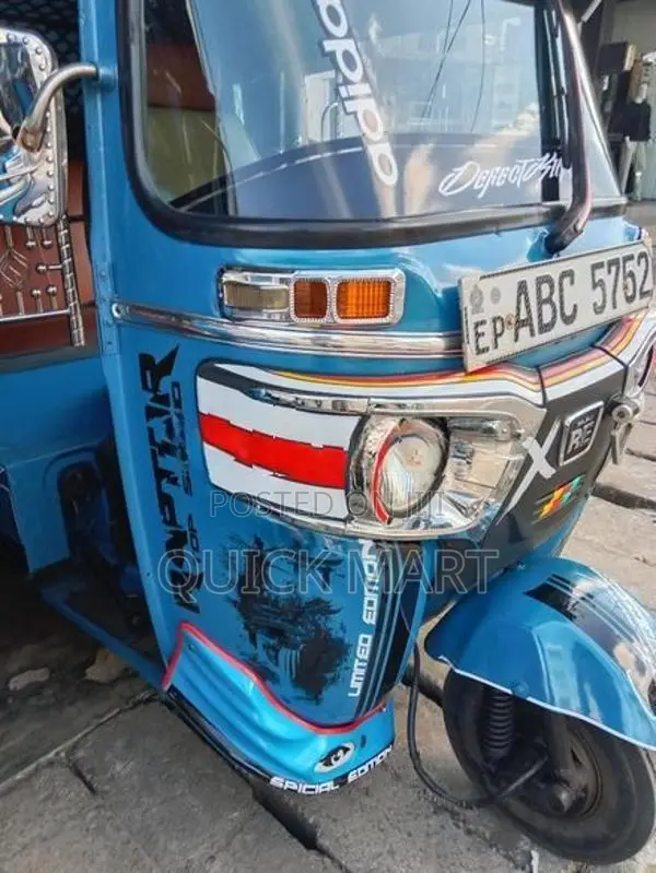 Bajaj RE 2016