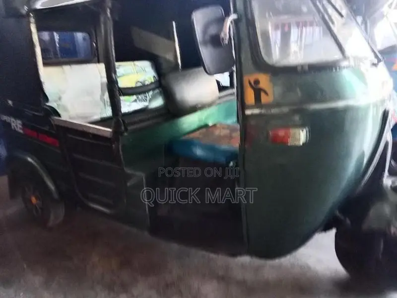 Bajaj RE 2001