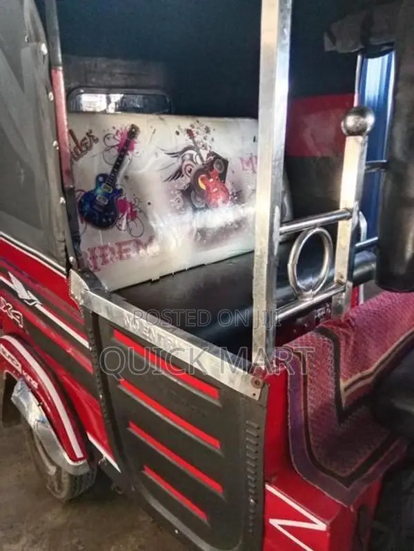 Bajaj RE 2001