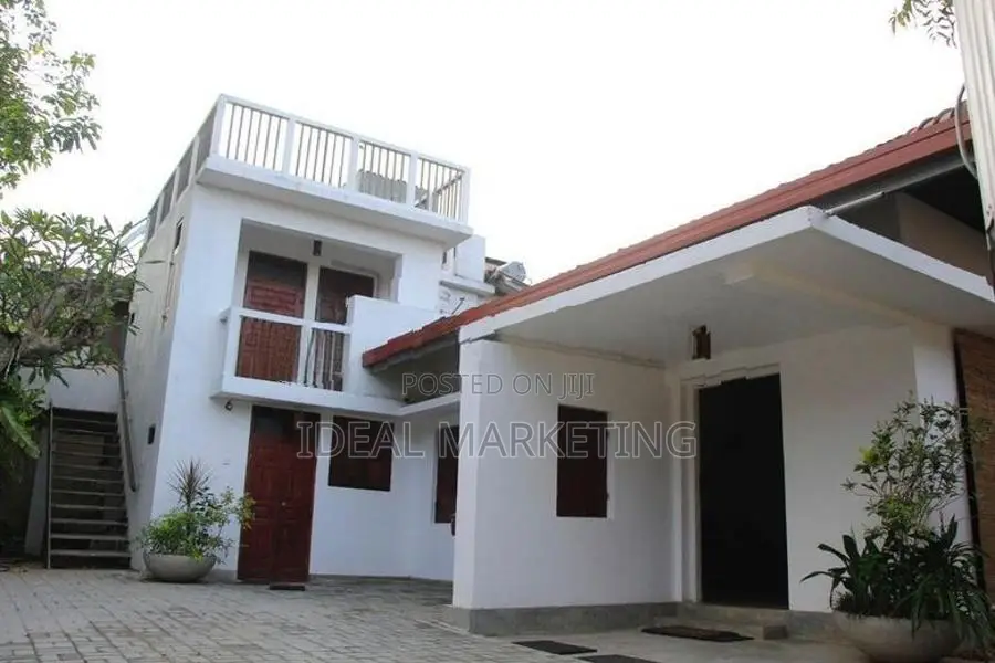 6 Bedroom Fully Furnished House for Sale - Mount Lavinia (EM695)