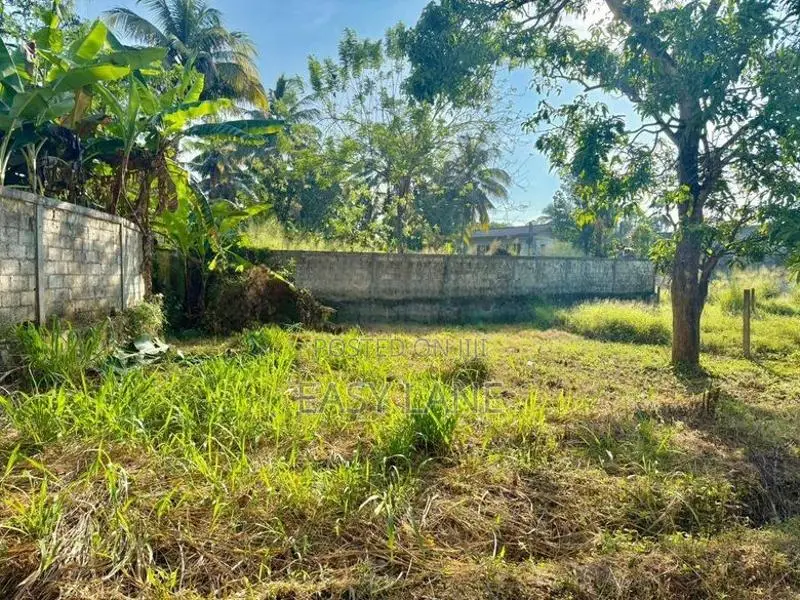 යක්කල නුවර පාරට 120m බිම් කොටසක්