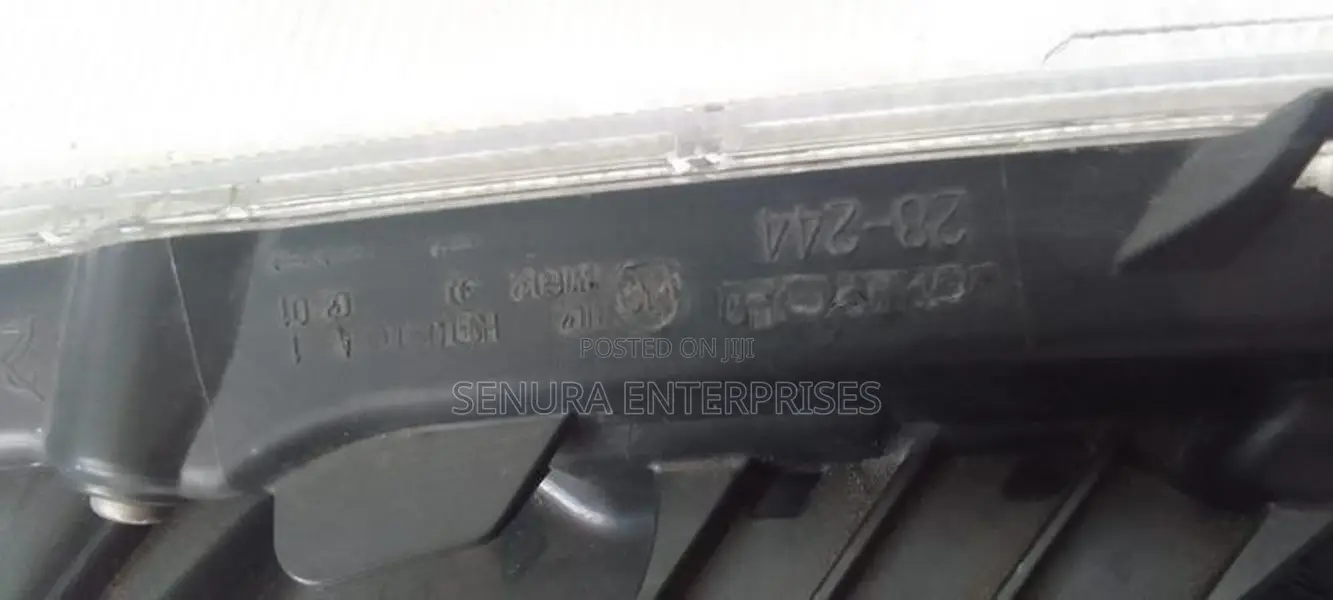 Toyota Esquire Zrr80 G Head Light Rh