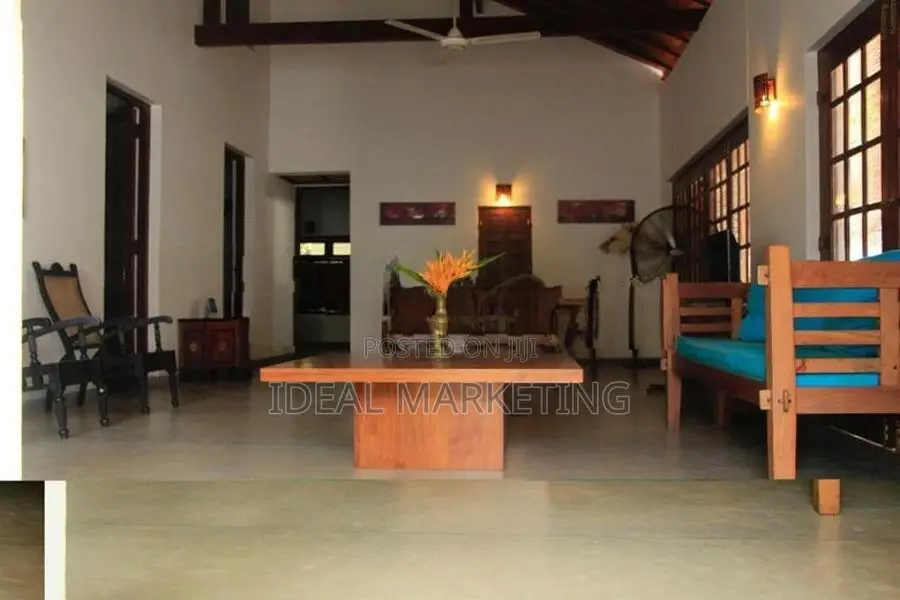 6 Bedroom Fully Furnished House for Sale - Mount Lavinia (EM695)