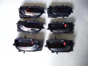 TOYOTA AQUA NHP10 INNER DOOR HANDLE