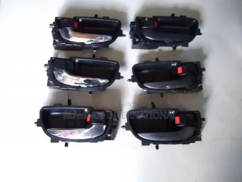 TOYOTA AQUA NHP10 INNER DOOR HANDLE