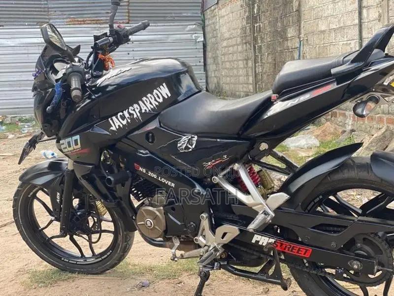 Bajaj Pulsar NS160 2015