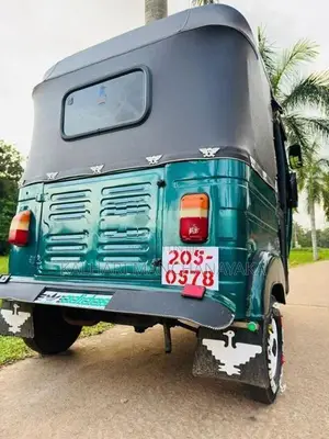 Bajaj RE 2000