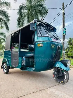 Bajaj RE 2000