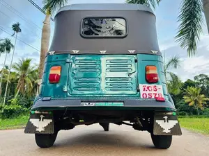Bajaj RE 2000