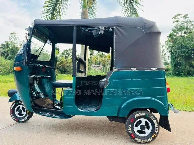 Bajaj RE 2000
