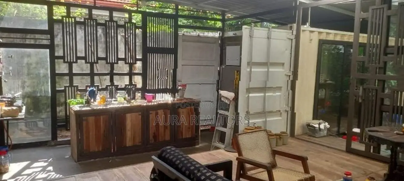 Land with House for Sale in Colombo 8 (p-16)