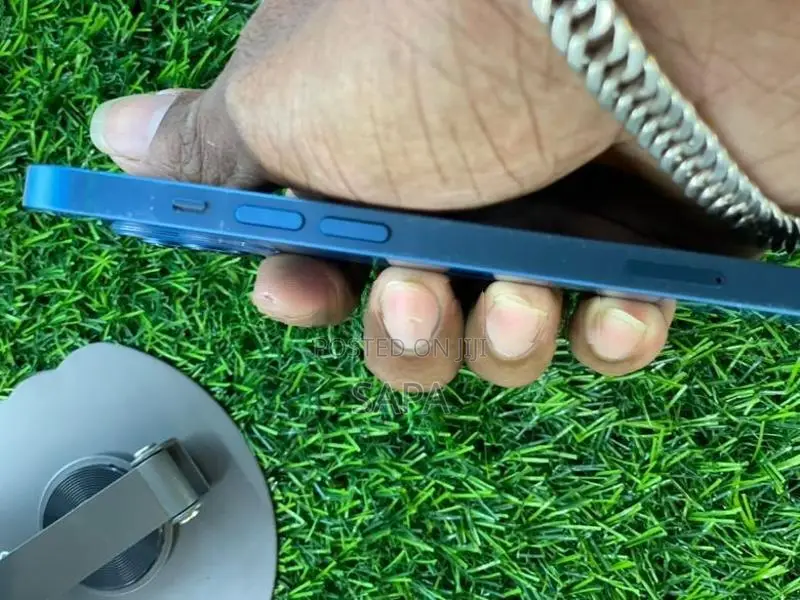 Apple iPhone 13 (Used)