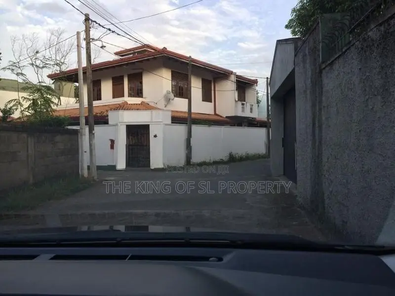 House for Sale in Boralesgamuva