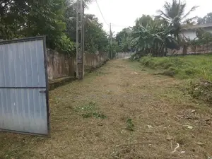 Land for Sale with House in Thalawathugoda