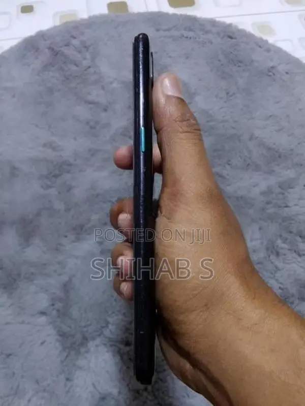 Samsung Galaxy A10s 2GB 32GB (Used)