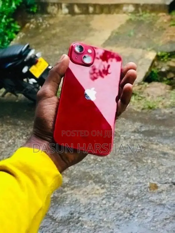 Apple iPhone 13 (Used)