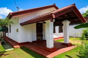 Land with house for sale in Kottawa