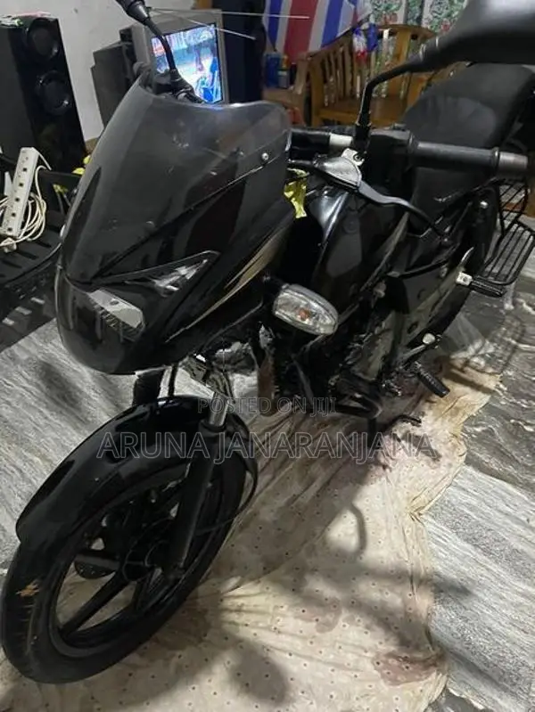 Bajaj Pulsar 150 2015