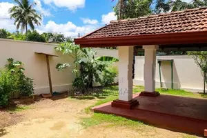 Land with house for sale in Kottawa