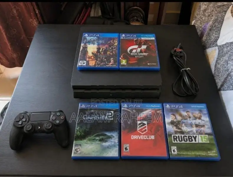 PS4 SLIM 500GB Bundle