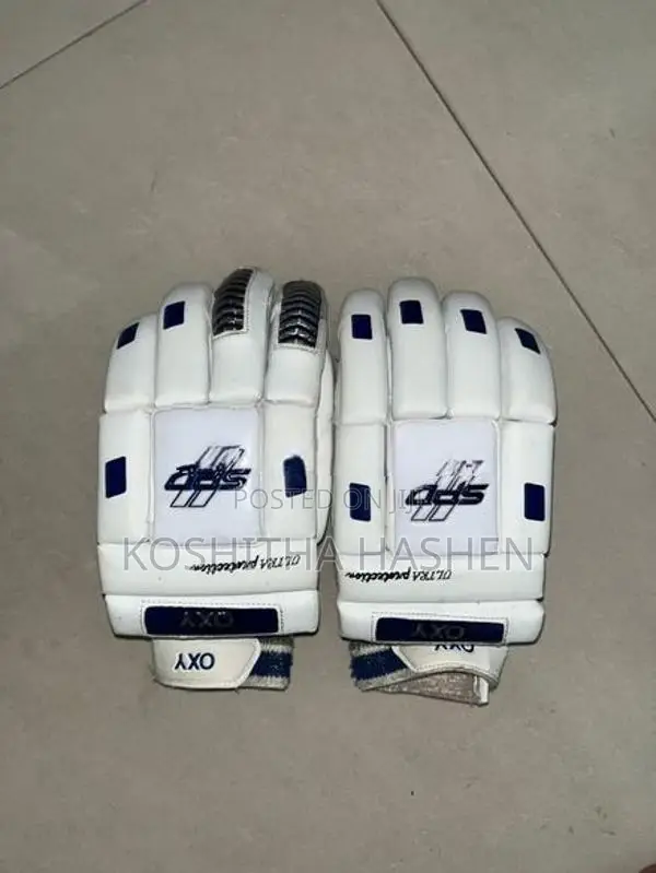 Cricket Gloves